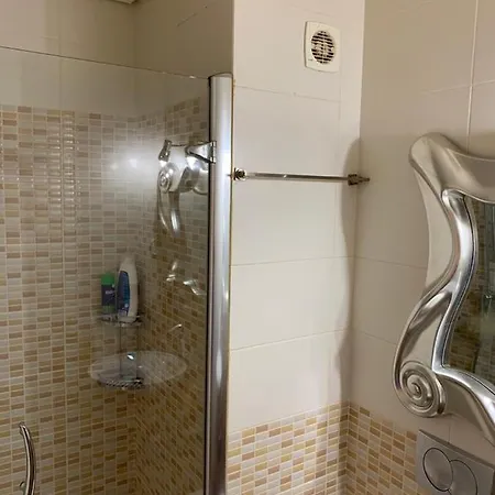 Apartment 2 Minutes From Beach With Pool Διαμέρισμα *