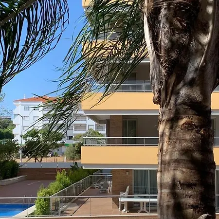 Apartment 2 Minutes From Beach With Pool