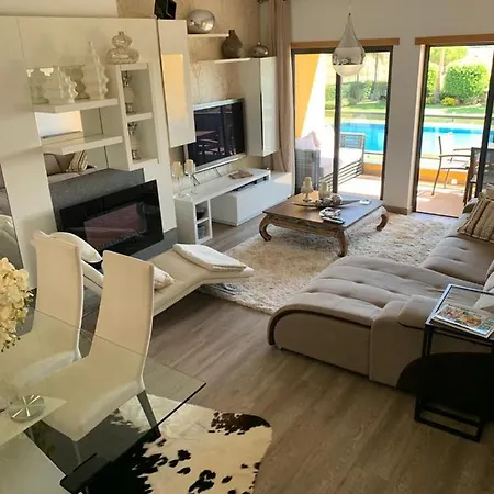 Διαμέρισμα Apartment 2 Minutes From Beach With Pool *