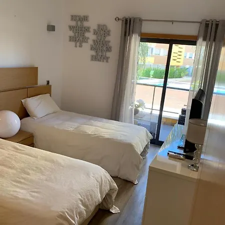 Apartment 2 Minutes From Beach With Pool