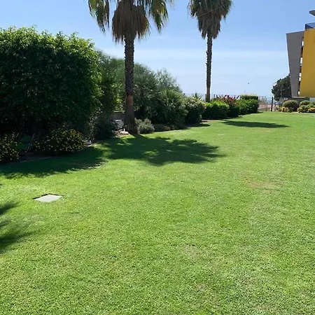 Apartment 2 Minutes From Beach With Pool Quarteira