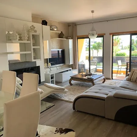 Apartment 2 Minutes From Beach With Pool Διαμέρισμα *