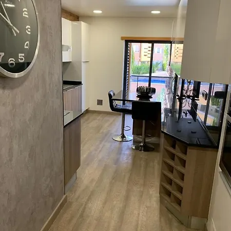 Διαμέρισμα Apartment 2 Minutes From Beach With Pool *