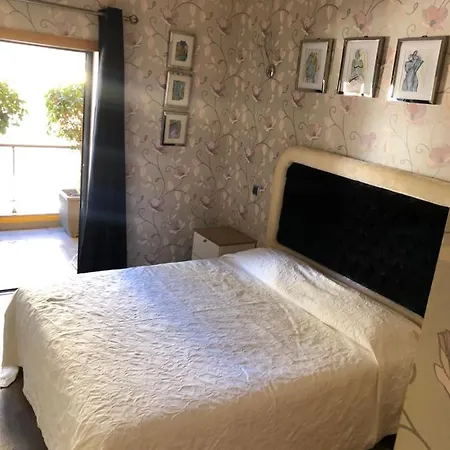 Διαμέρισμα Apartment 2 Minutes From Beach With Pool *