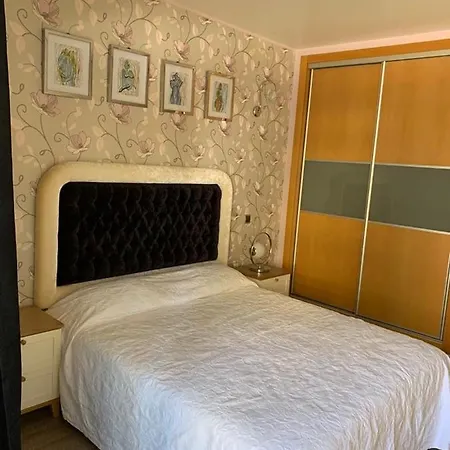 Apartment 2 Minutes From Beach With Pool *
