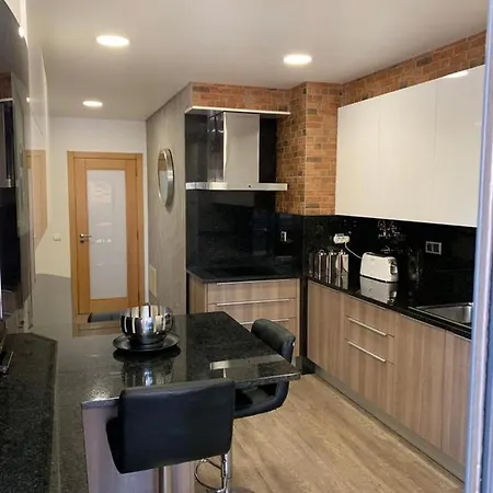 Apartment 2 Minutes From Beach With Pool